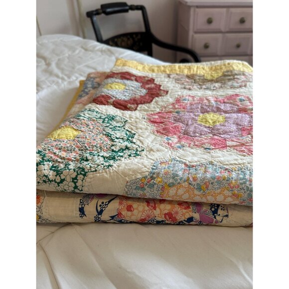 1930s Grandmothers Flower Garden quilt flowers novelty prints Full size - Picture 9 of 10